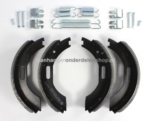 Afbeeldingen van Remschoenenset BPW 200 x 50  (Imitatie)